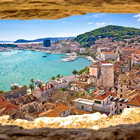 Liza Hvar Town